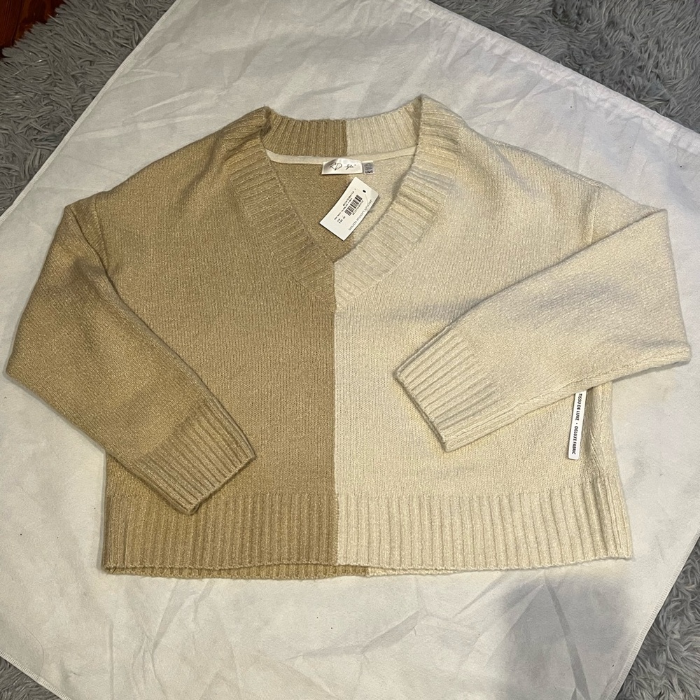 NWT Women’s RD STYLE Cream & Beige  V-Neck Colorblock Sweater Sz L